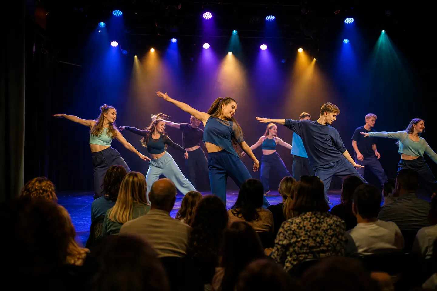 Dansvoorstelling in een lokaal theater